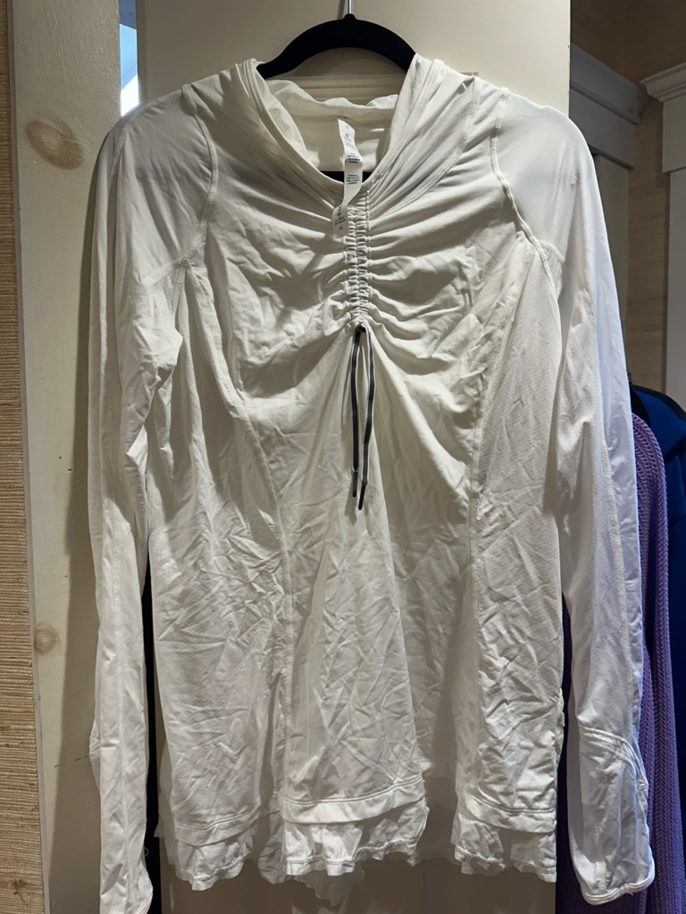Lululemon vtg Women's White Ruched Front Long-Sleeve Top, ruched hoodie